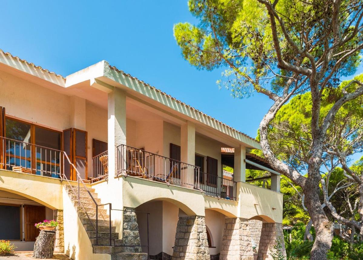 Villa Clelia Al Mare Porto Pino Exteriör bild